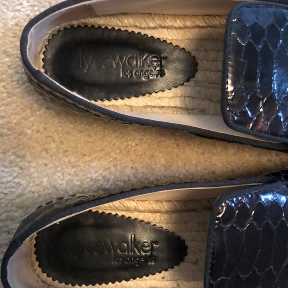 Elyse Walker Flats - Picture 3 of 4